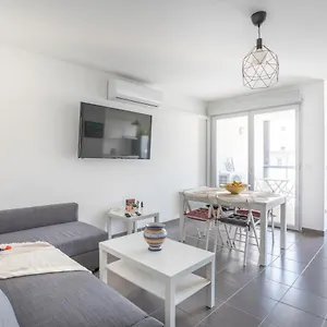 New Joliette Comfortable Well Located With Private Parking Marseille