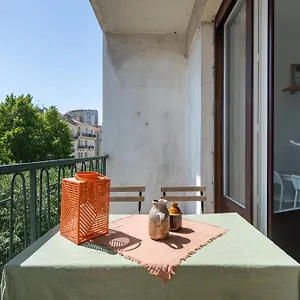 6 Personnes Marseille