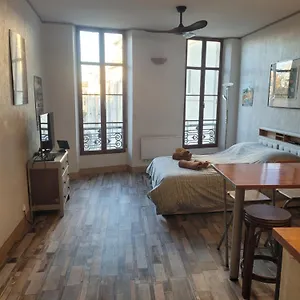 Agreable Au Coeur Du Quartier Historique Appartamento